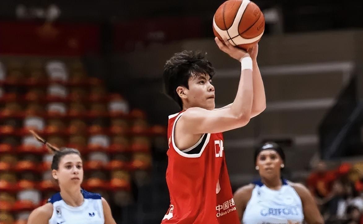 在她的带动, 特女篮 在她的带动, 特女篮