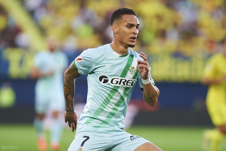 侧弧顶线附, 得上风, 雷亚尔队 侧弧顶线附, 得上风, 雷亚尔队